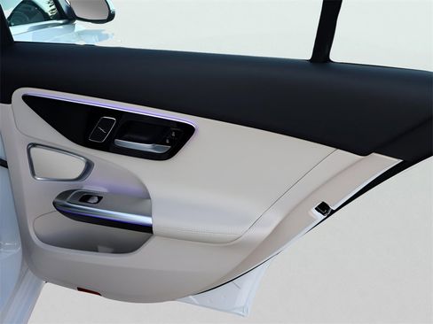 Certified 2025 Mercedes-Benz C 300 4MATIC Sedan image 16