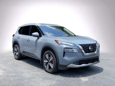 Used 2021 Nissan Rogue Platinum FWD image 2