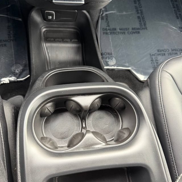 Used 2025 Chrysler Pacifica Select FWD image 35