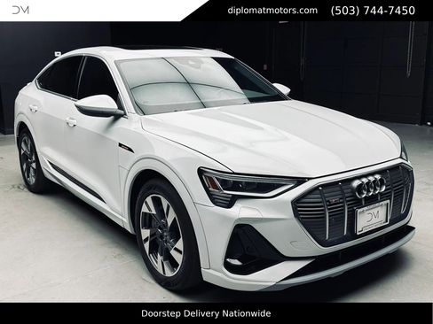 Used 2021 Audi e-tron Premium AWD/4WD image 9