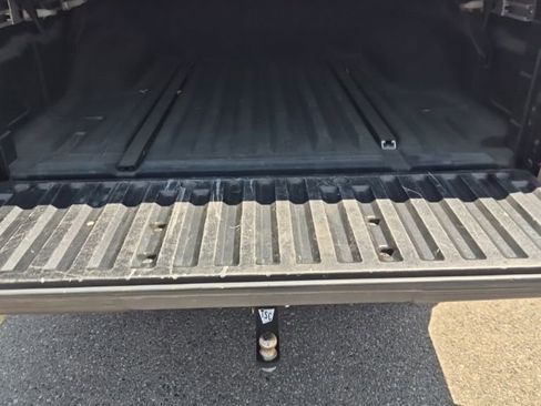 Used 2008 Nissan Frontier SE w/ SE Value Truck Pkg AWD/4WD image 10
