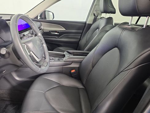 Used 2024 Toyota Grand Highlander FWD image 15