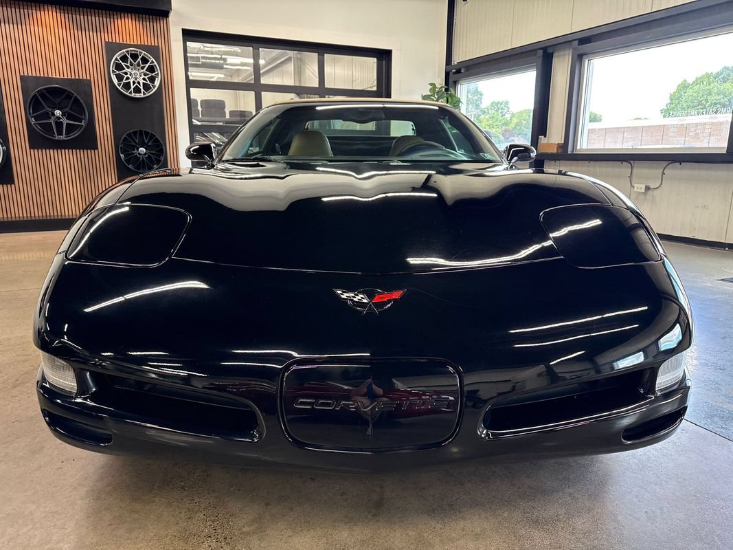 Used 2002 Chevrolet Corvette Convertible w/ Preferred Equipment Group2 RWD image 21