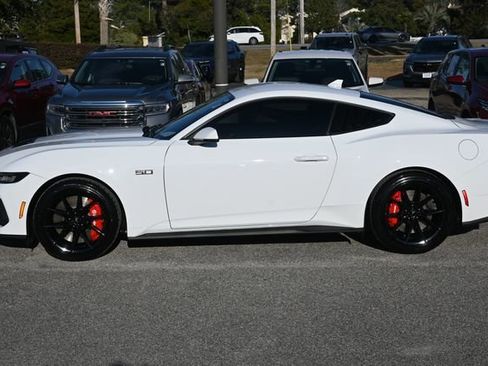 Used 2025 Ford Mustang GT Premium image 2