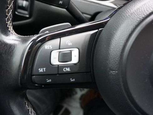 Used 2015 Volkswagen Golf R 4dr HB image 25