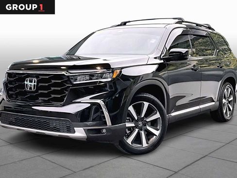 Used 2024 Honda Pilot Touring image 1