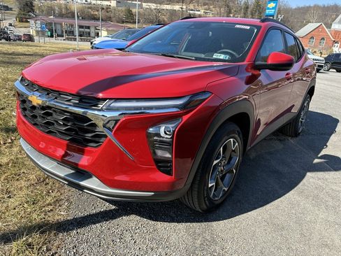 New 2026 Chevrolet Trax LT w/ LT Convenience Package image 3