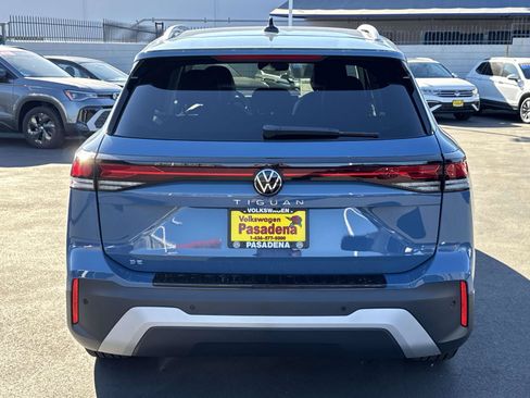 New 2026 Volkswagen Tiguan SE FWD image 4