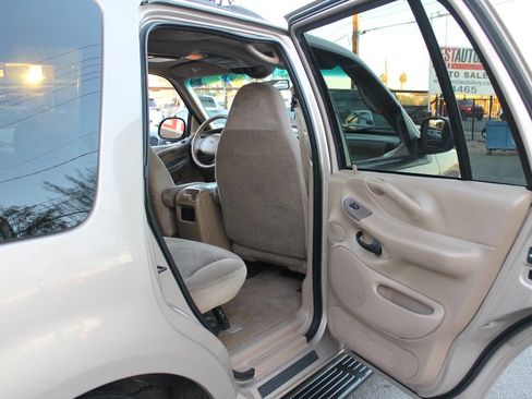 Used 1998 Ford Expedition XLT image 29