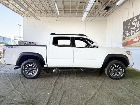 Used 2021 Toyota Tacoma TRD Off-Road image 13