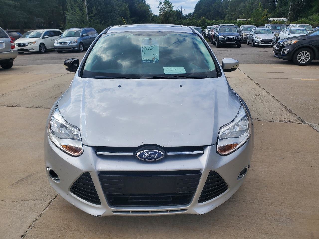 Used 2014 Ford Focus Titanium FWD image 2