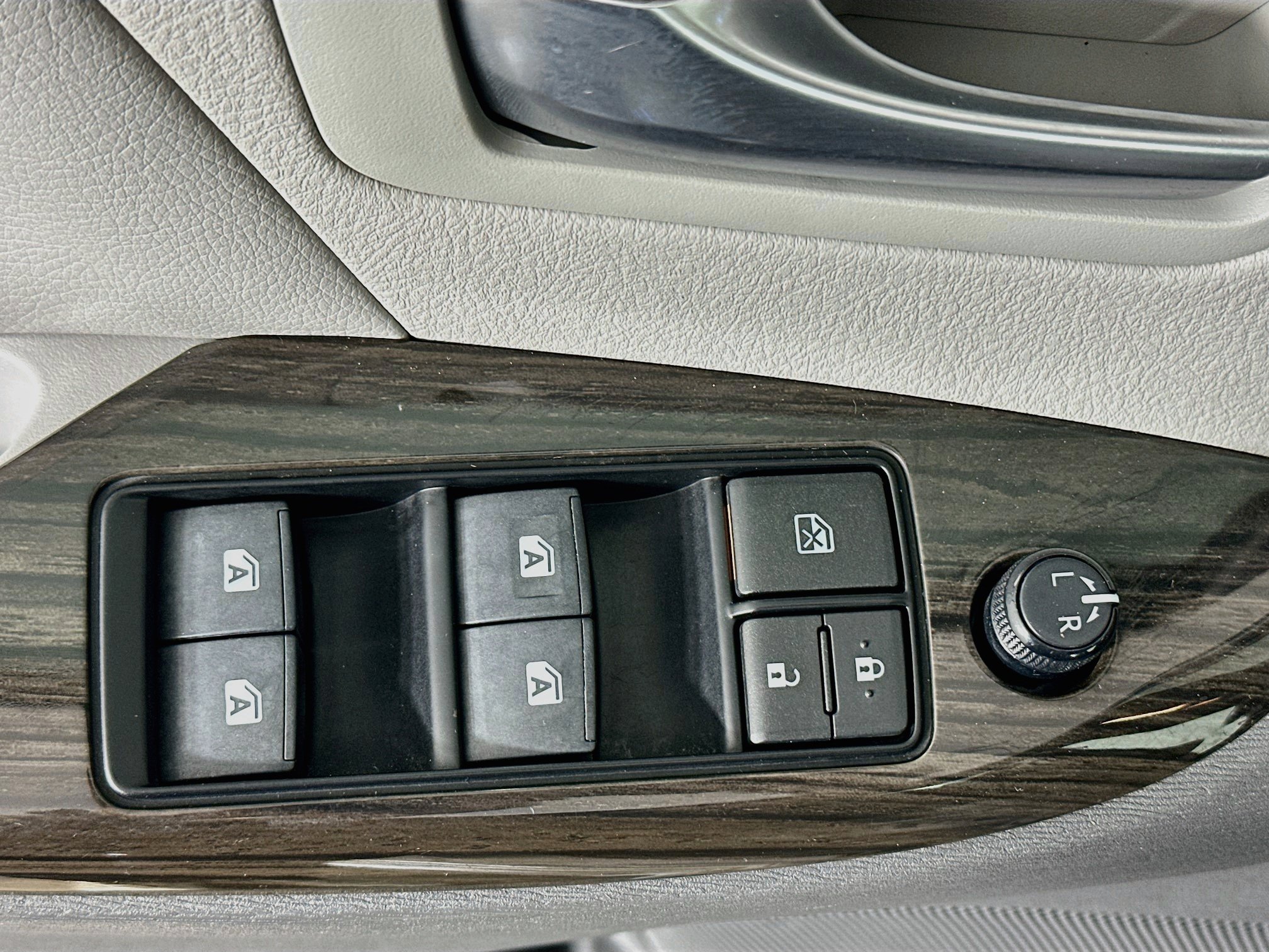Used 2018 Toyota Sienna XLE FWD image 15