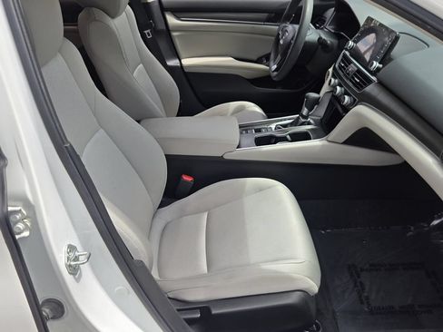 Used 2022 Honda Accord LX image 17