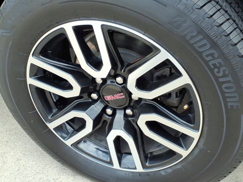 Used 2021 GMC Yukon AT4 w/ Rear Media and Nav Package AWD/4WD image 24