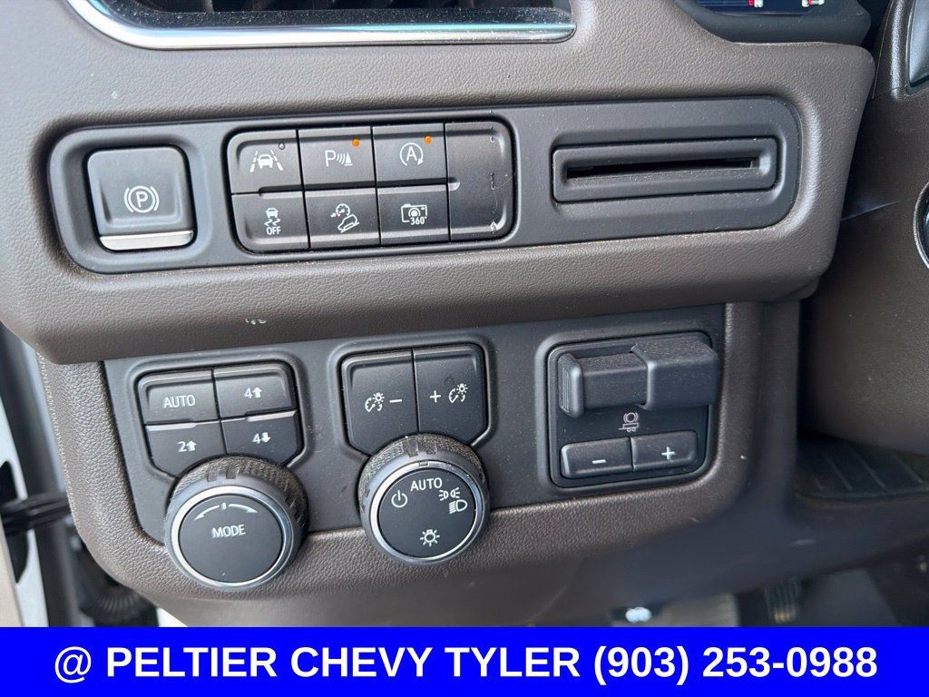 Used 2024 Chevrolet Tahoe Z71 w/ Luxury Package AWD/4WD image 20