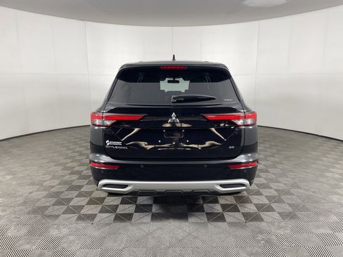 Used 2023 Mitsubishi Outlander SE image 4