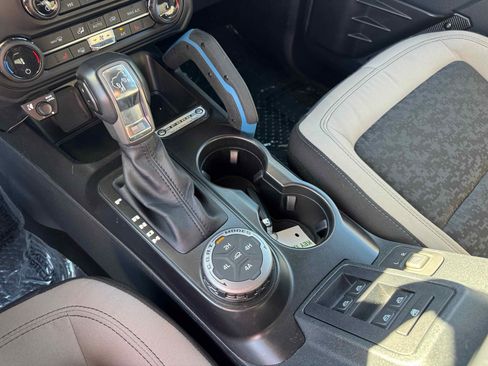 Used 2022 Ford Bronco Wildtrak image 24