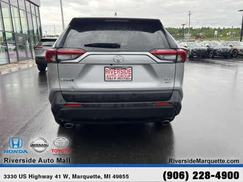 Used 2025 Toyota RAV4 XLE AWD/4WD image 7