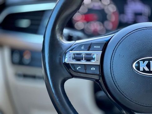 Used 2019 Kia Cadenza Premium image 38
