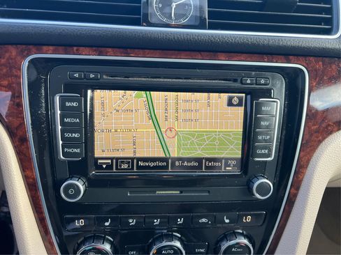 Used 2012 Volkswagen Passat TDI SEL Premium FWD image 29