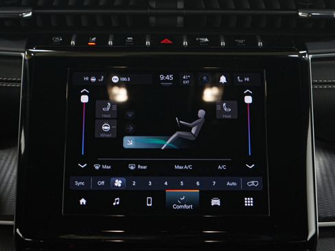 Used 2024 Jeep Grand Cherokee Altitude image 18