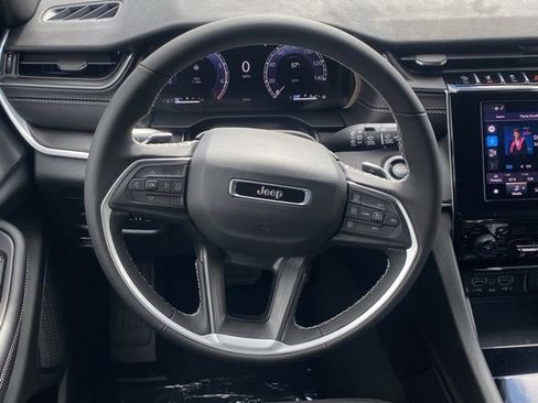 New 2025 Jeep Grand Cherokee Laredo X w/ Luxury Tech Group I image 37