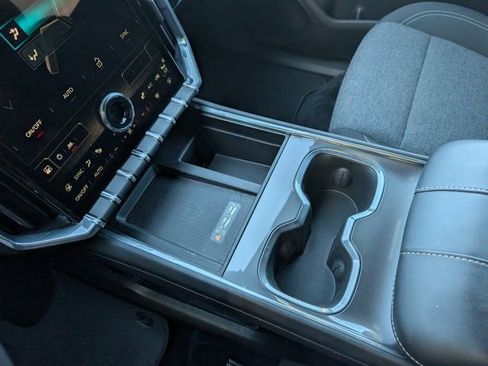 Used 2025 GMC Acadia Elevation image 17