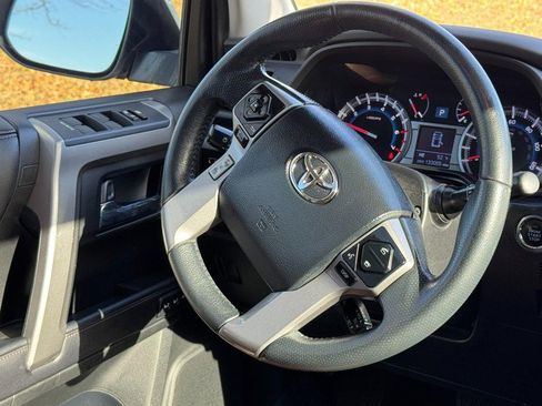 Used 2018 Toyota 4Runner Limited image 12