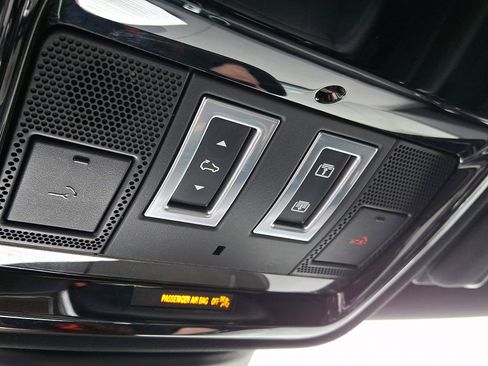 Used 2019 Land Rover Range Rover Sport HSE image 25