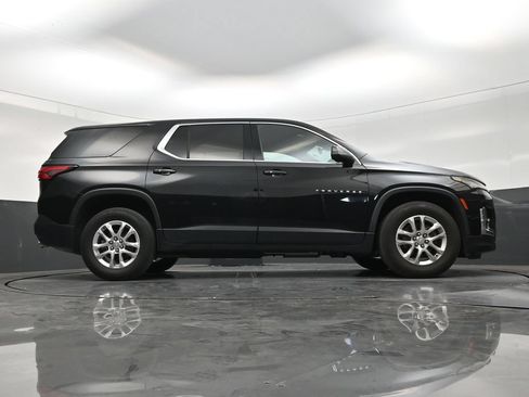 Used 2023 Chevrolet Traverse LS FWD image 25