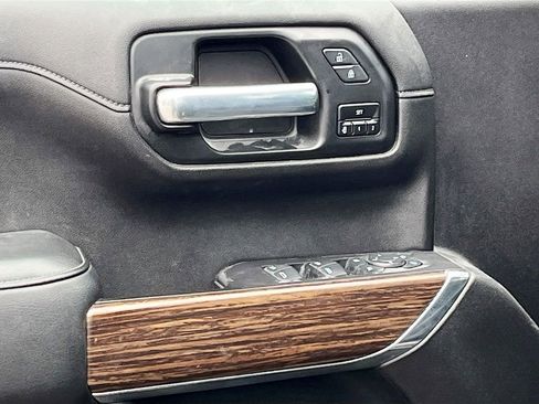 Used 2021 Chevrolet Silverado 1500 High Country w/ Technology Package image 18