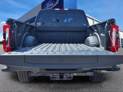 New 2026 Ford F250 Lariat w/ Black Appearance Package image 24