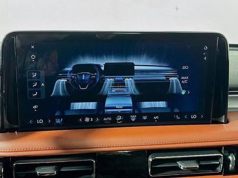 New 2025 Lincoln Aviator Reserve w/ Luxury Package image 18