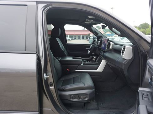 Used 2025 Toyota Tundra Platinum AWD/4WD image 18