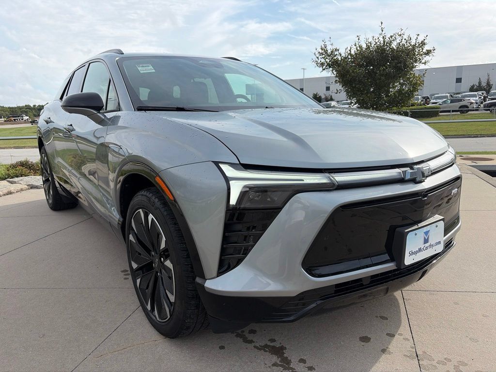 Used 2024 Chevrolet Blazer EV RS AWD/4WD image 2