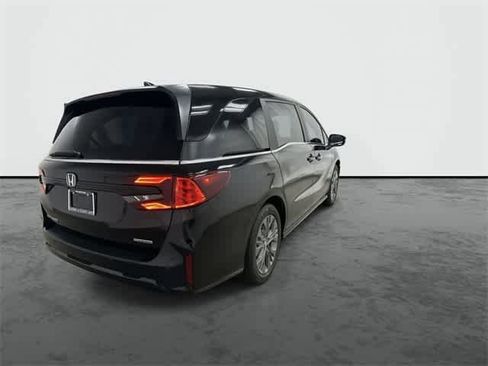 New 2026 Honda Odyssey Touring image 3