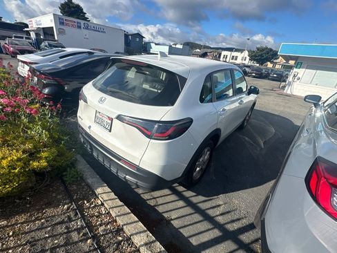 Used 2025 Honda HR-V LX image 5