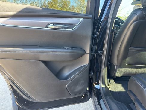 Used 2023 Cadillac XT6 Luxury image 38