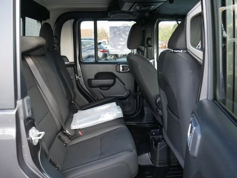 Used 2022 Jeep Gladiator Sport image 25
