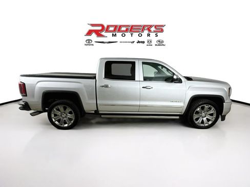 Used 2017 GMC Sierra 1500 Denali w/ Denali Ultimate Package AWD/4WD image 9