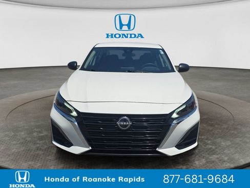 Used 2025 Nissan Altima 2.5 SV FWD image 8