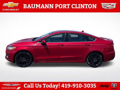 Used 2020 Ford Fusion SE w/ Equipment Group 151A FWD image 3