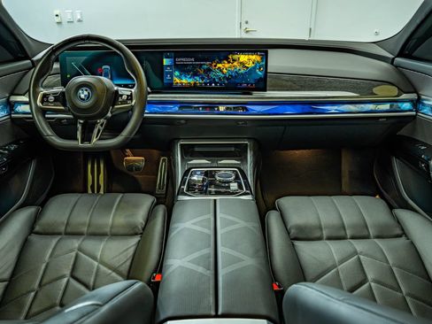Used 2024 BMW i7 eDrive50 w/ M Sport Package RWD image 37
