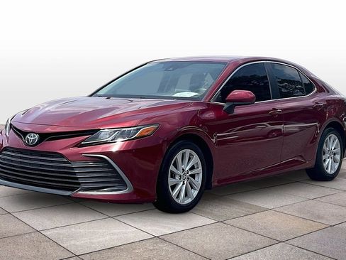 Used 2022 Toyota Camry LE FWD image 12