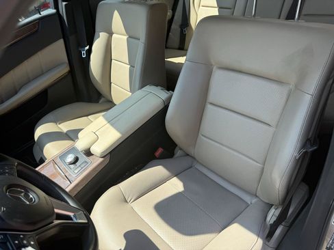 Used 2013 Mercedes-Benz E 350 BlueTEC Sedan image 6