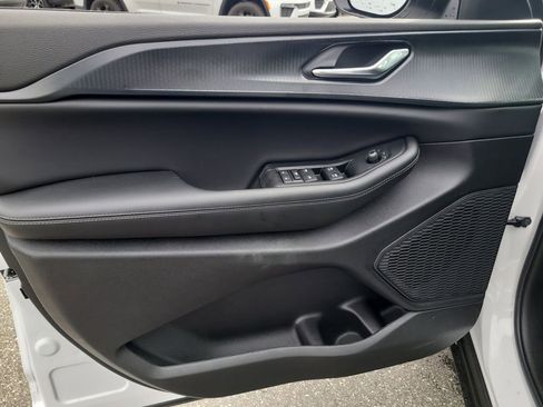 New 2026 Jeep Grand Cherokee Laredo image 16