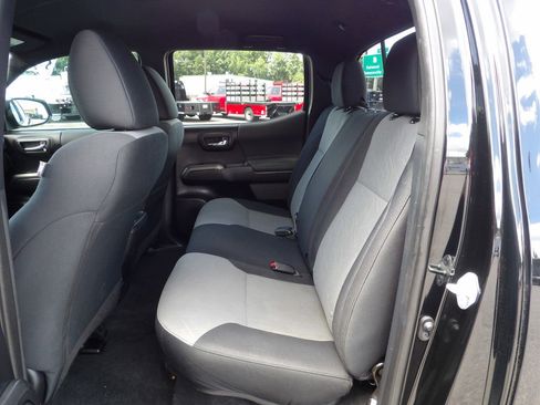 Used 2022 Toyota Tacoma TRD Off-Road w/ Technology Package RWD image 30