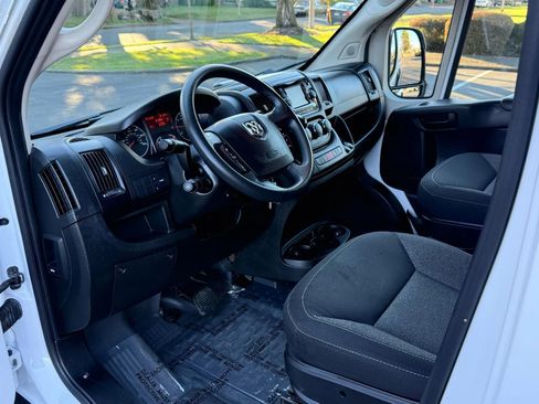 Used 2020 RAM ProMaster 2500 w/ Premium Appearance Group image 12