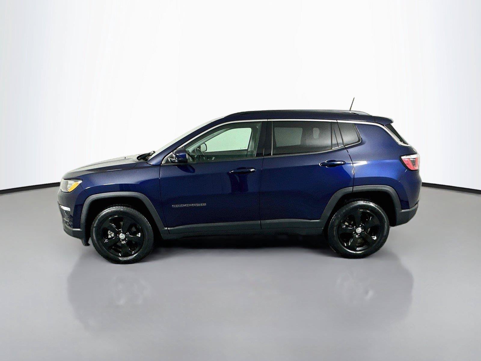 Used 2020 Jeep Compass Latitude w/ Cold Weather Group AWD/4WD image 8