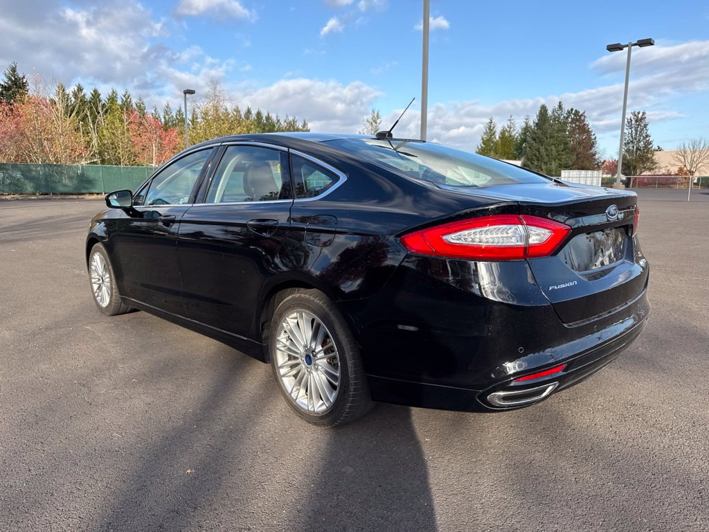 Used 2016 Ford Fusion SE w/ Equipment Group 202A FWD image 5
